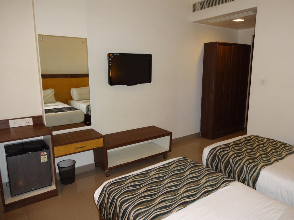 Continental Park Hotel Vijayawada Exterior photo