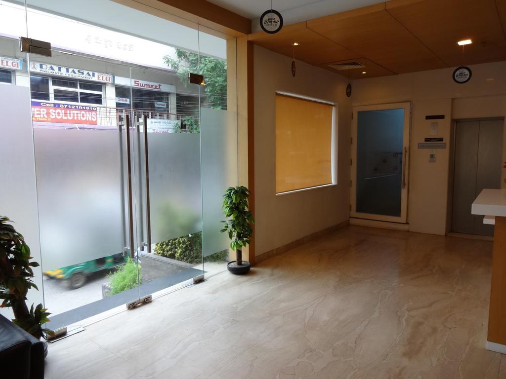 Continental Park Hotel Vijayawada Exterior photo