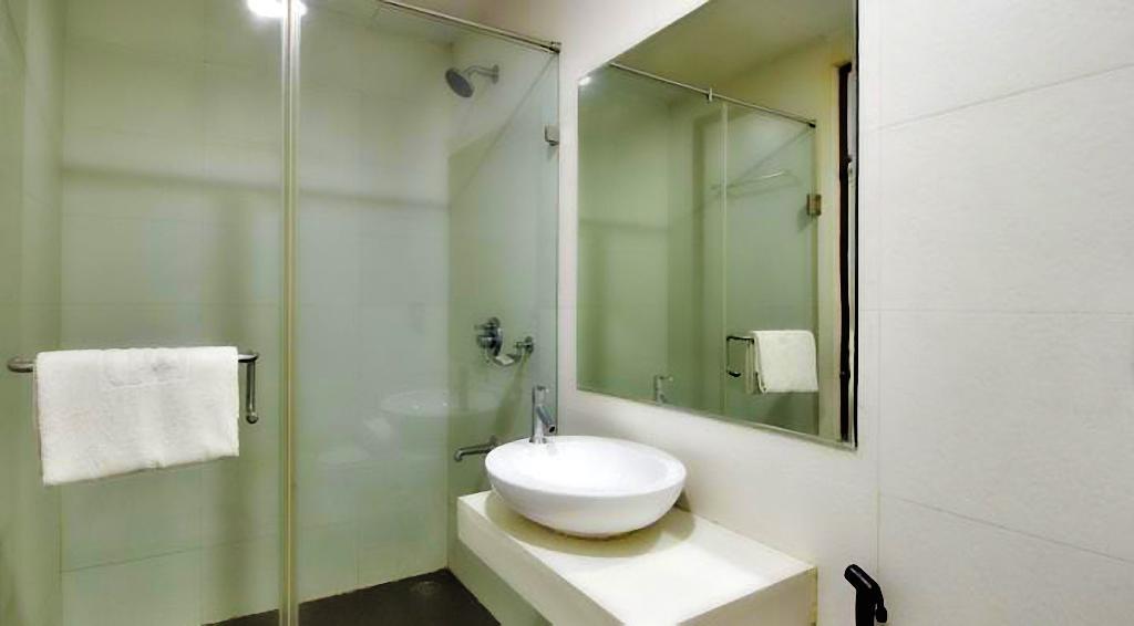 Continental Park Hotel Vijayawada Exterior photo
