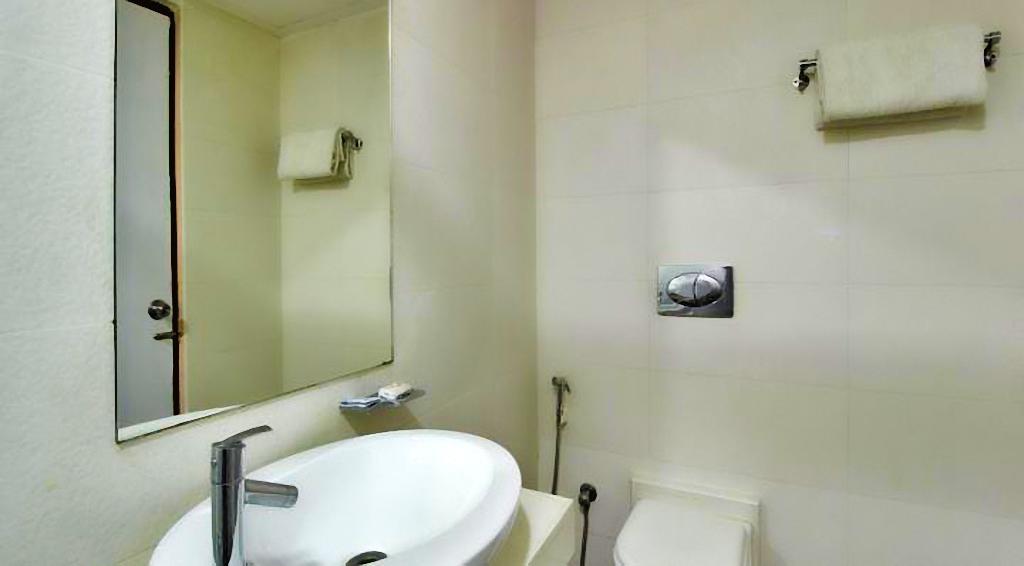 Continental Park Hotel Vijayawada Exterior photo